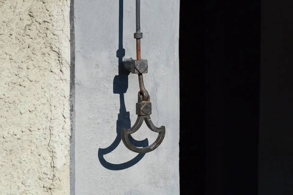Zug einer alten Klingel.